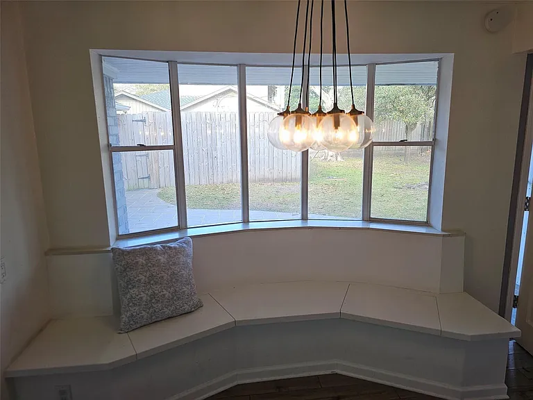 9738 Braesmont Dr — Photo 6