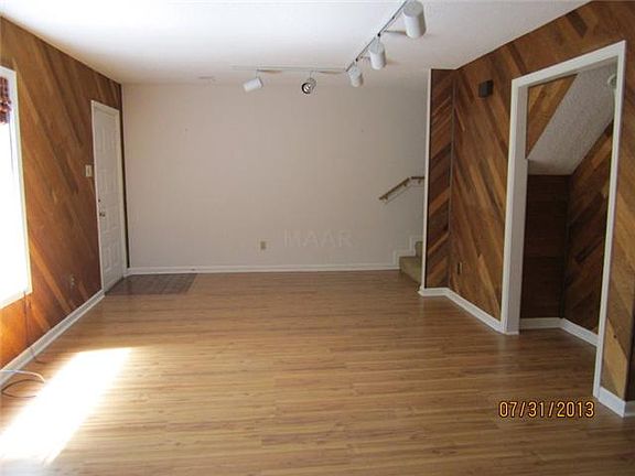 5th image of 1670 E Ravenhill Dr
