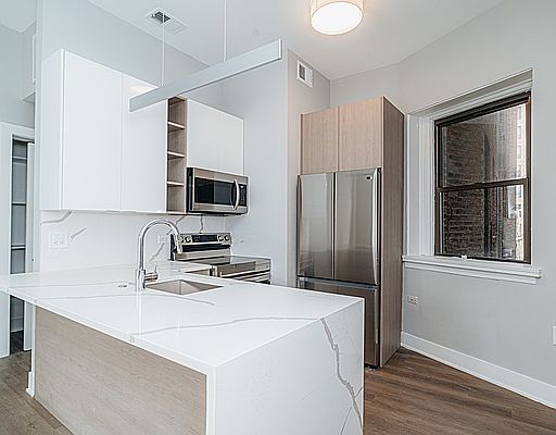 1st image of 1421 N Dearborn St APT 401