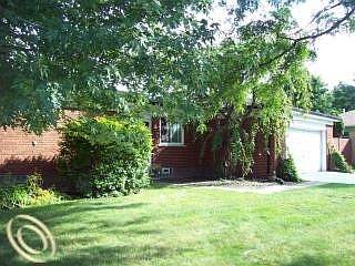3rd image of 21216 Evergreen St