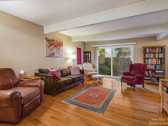 5th image of 3495 Burbank Dr