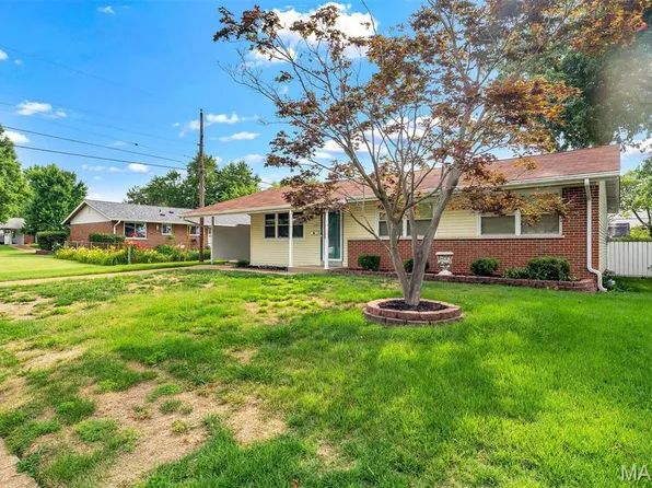 1525 Pepperhill Dr, Florissant, MO 63033