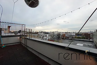 Rented by Rennit Inc.