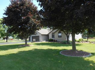 N1692 North Rd, Greenville, WI 54942