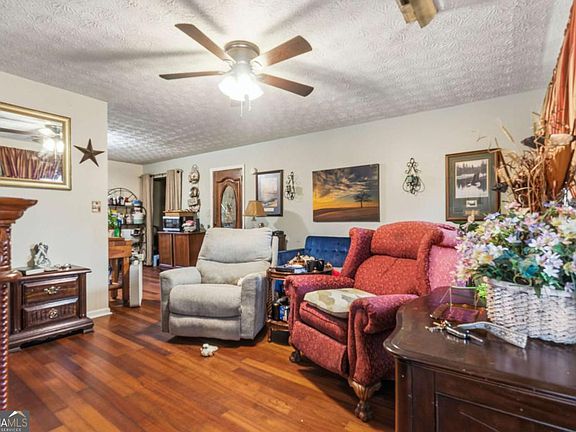 5th image of 614 Strickland Rd