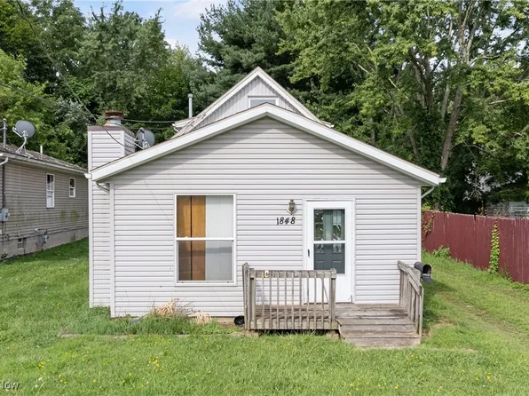 1848 2nd St SW, Akron, OH 44314