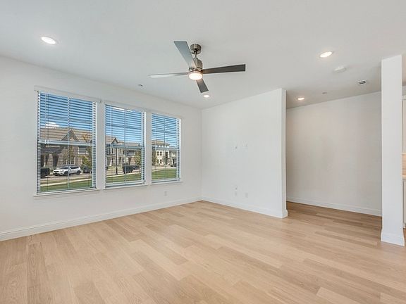 4th image of 4332 Hopewell St