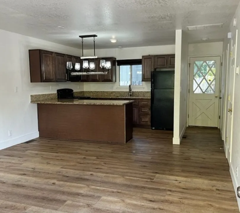 737 San Jose Ave