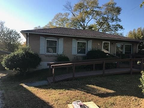 1st image of 813 Perry Dr