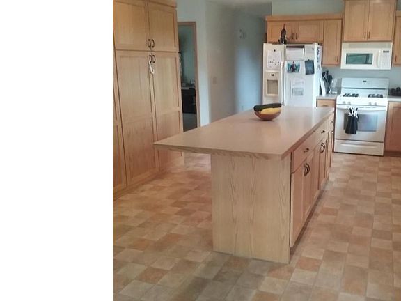5th image of 4424 377th St