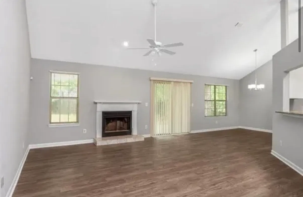 3 bed, 1400 sqft, $2,300 — Photo 2