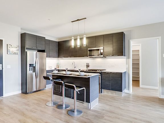 5th image of 229 Park Ave Unit 305