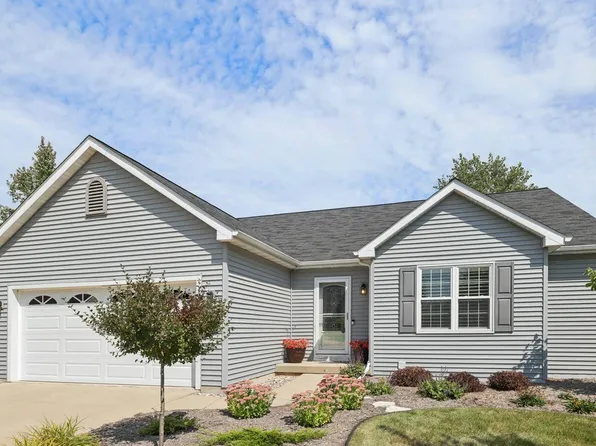 9 Woodridge Lane, Columbus, WI 53925