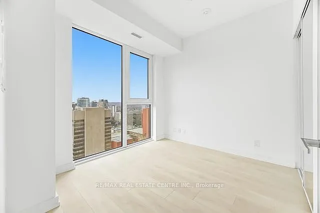 75 James St S #2801 — Photo 18
