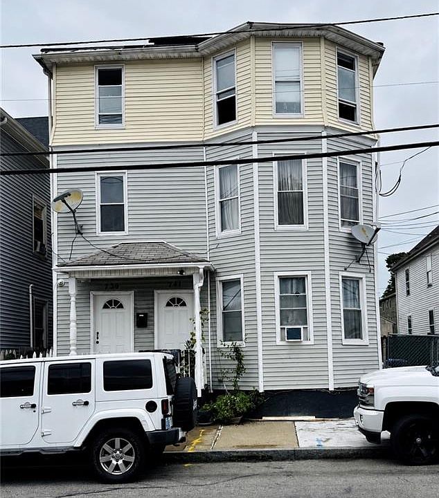2nd image of 739 Potters Ave