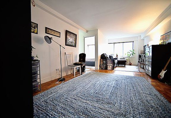 2nd image of 240 E 55th St APT 6H