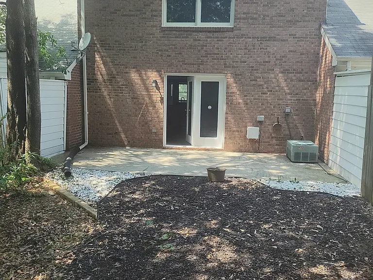 415 Williamsburg Way — Photo 13
