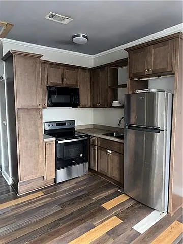 2 bed, 1.0 bath, 750 sqft, $1,100 — Photo 3