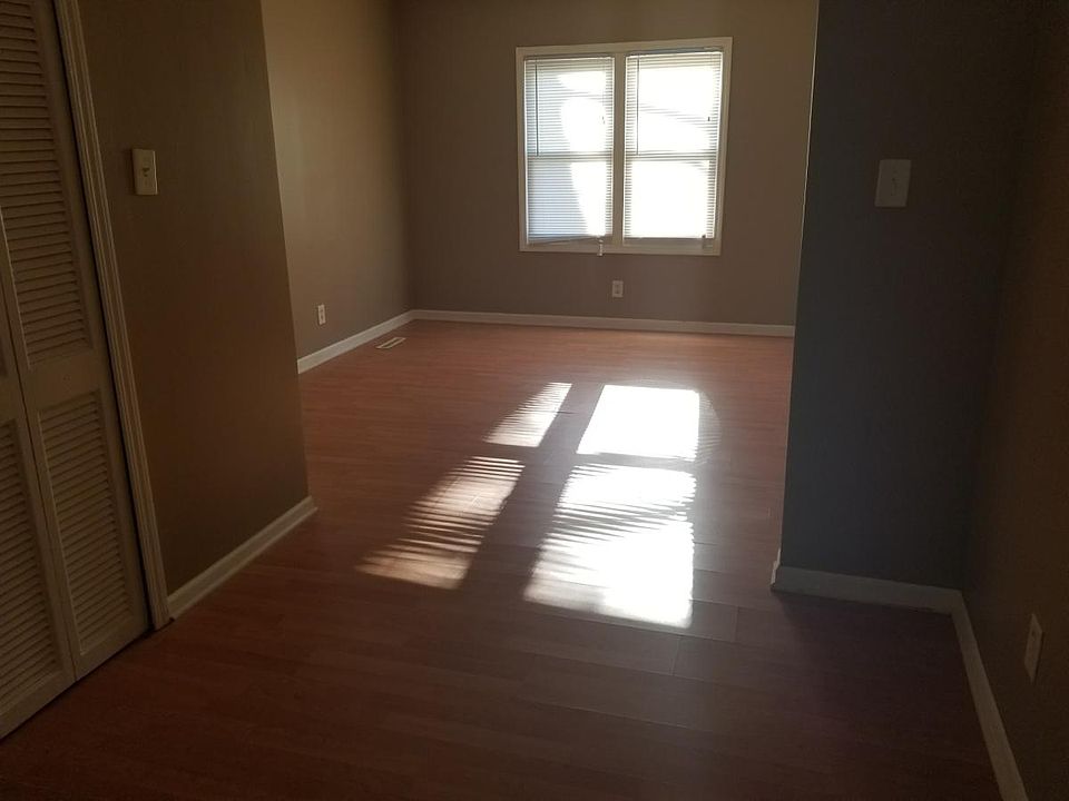 1st image of 24087 Stanford St