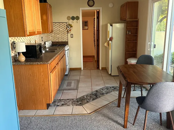 635 N Bentley Ave #B, Tucson, AZ 85716