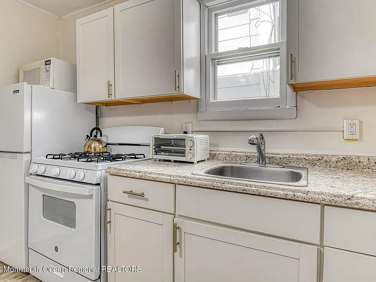 31 Atlantic Ave #1W — Photo 12