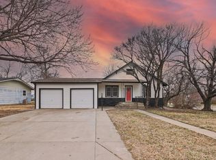 721 W 5th St, Newton, KS 67114