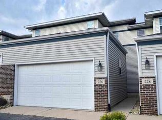 226 Meadowside Dr, Verona, WI 53593