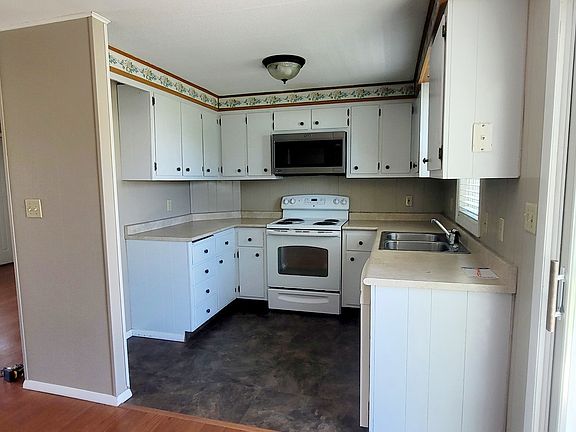 5th image of 2315 Burlington Blvd