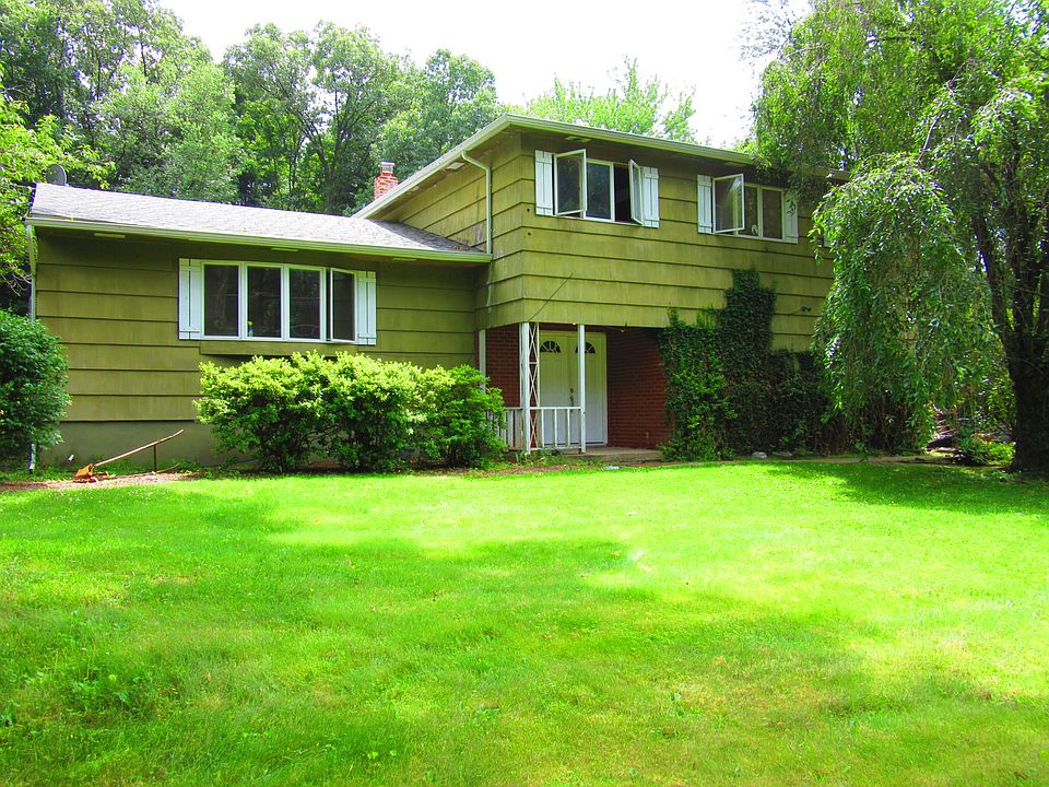 2nd image of 6 Birch Run Ave