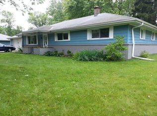 6867 N Seville Ave, Glendale, WI 53209