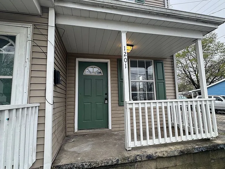 1201-1203 Long St — Photo 1