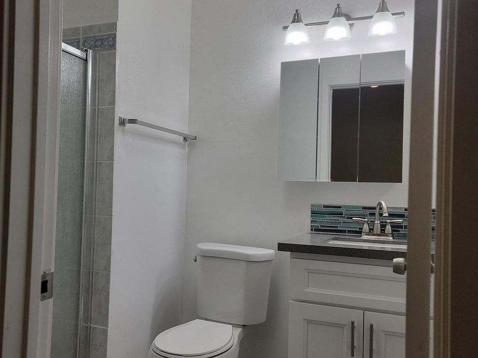 1st image of 7722 Lankershim Apto #2A