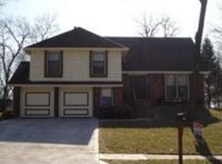 1323 Camelot Dr, Liberty, MO 64068