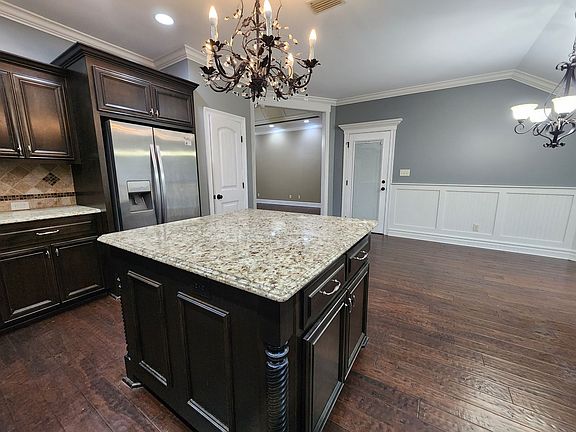 4th image of 4347 Kenilworth Cir