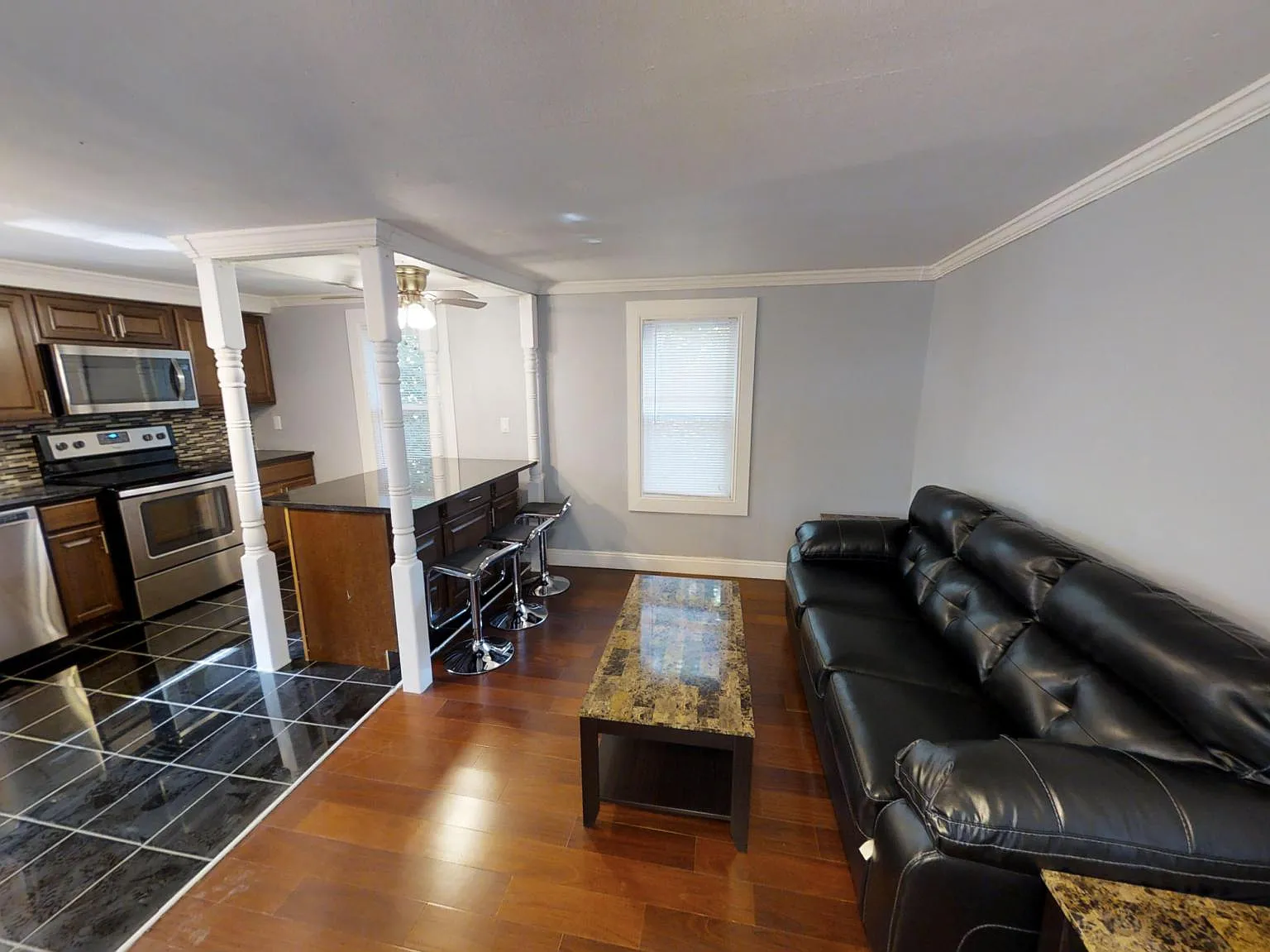 3 bed, $2,325 — Photo 2