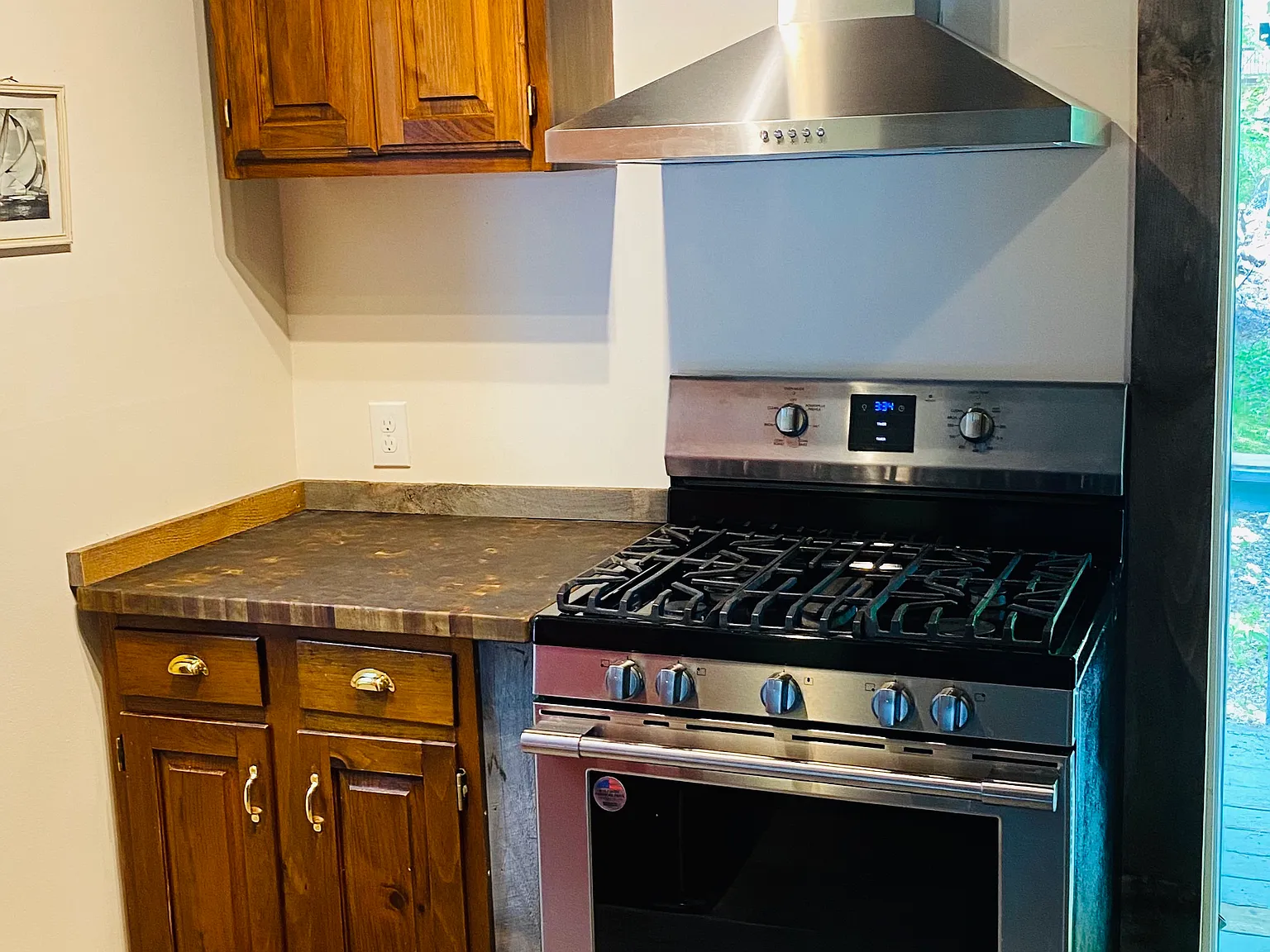 1 bed, 960 sqft, $2,200 — Photo 2