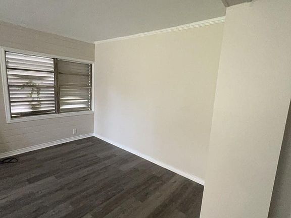 5th image of 310 N Rock Island St #2
