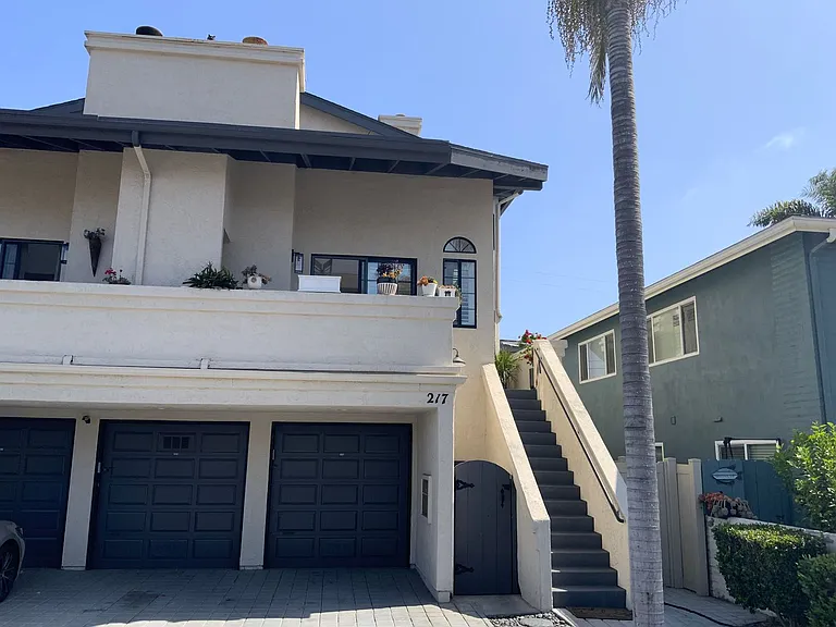 217 Elm Ave — Photo 3