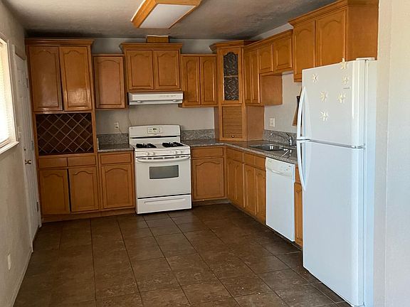 3rd image of 10752 Texarkana Pl