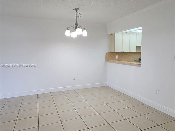 4th image of 6950 Miami Gardens Dr APT 2-101