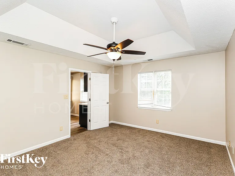 83 Huntington Ct — Photo 10