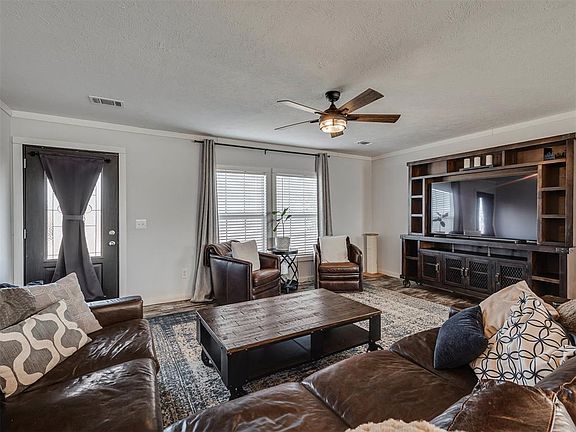 4th image of 9180 S Santa Fe Rd