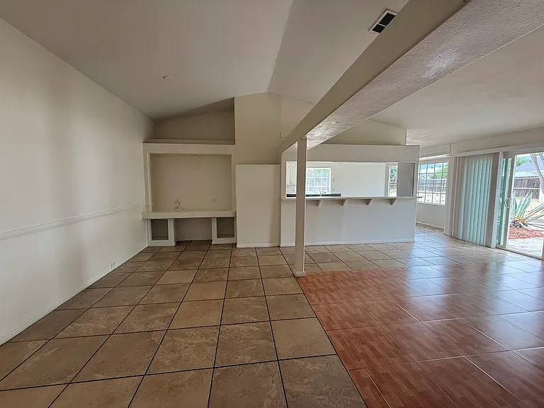 25210 Hazelwood Cir — Photo 8