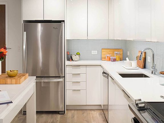 5th image of 474 Warren St #2360
