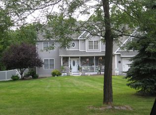 15 Avalon Ct, Hopewell Junction, NY 12533