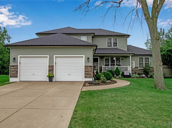61 The Cmns, Grand Island, NY 14072