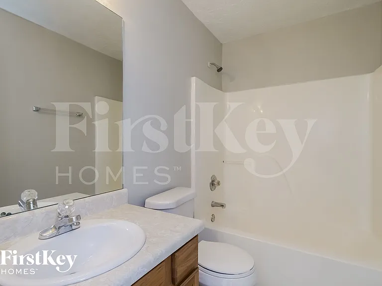 915 Midway Rd — Photo 14