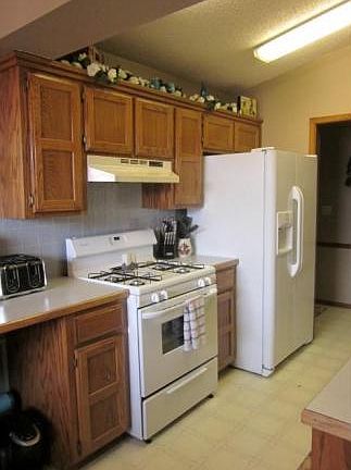 5th image of 1937 Green Meadows Dr