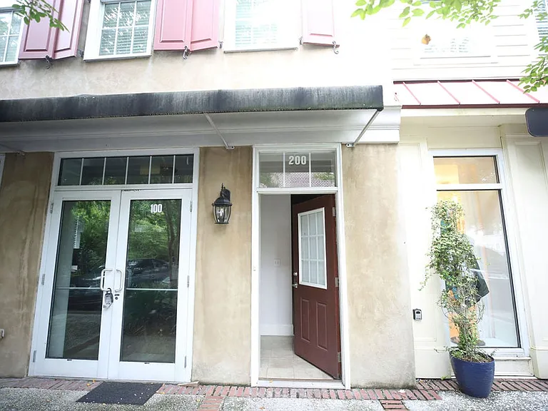 720 S Shelmore Blvd #200 — Photo 4