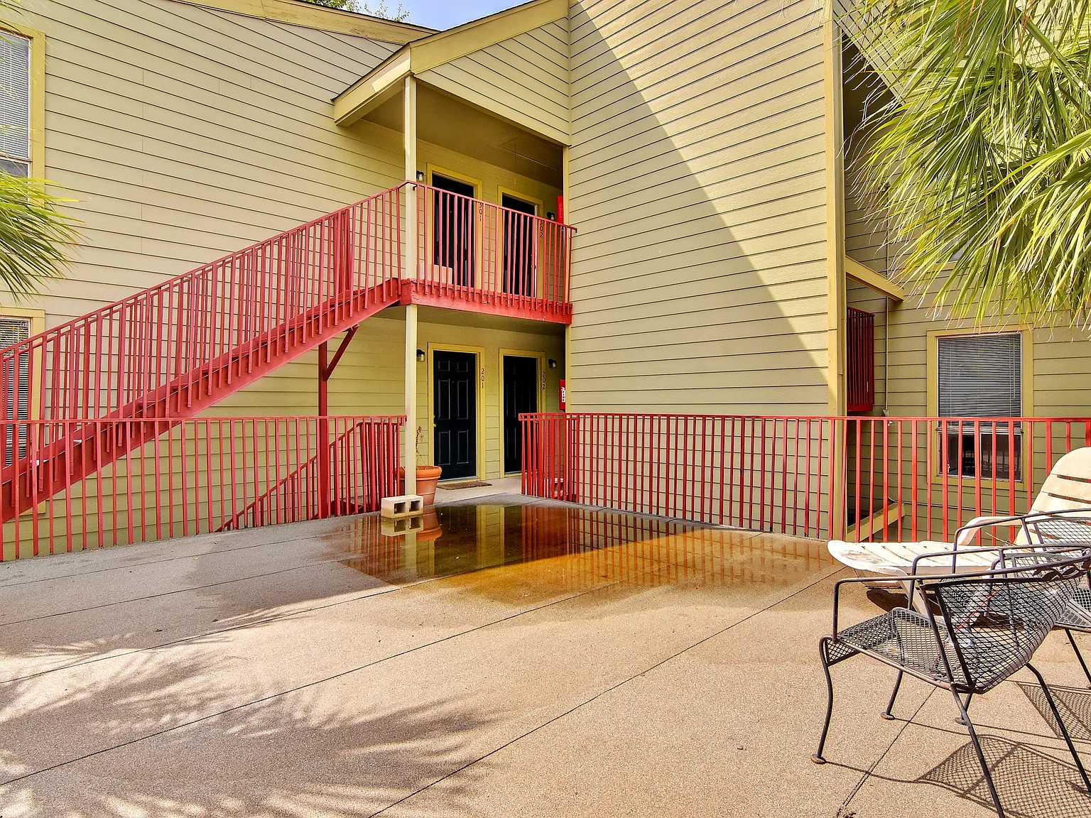 Studio, 404 sqft, $925 — Photo 3